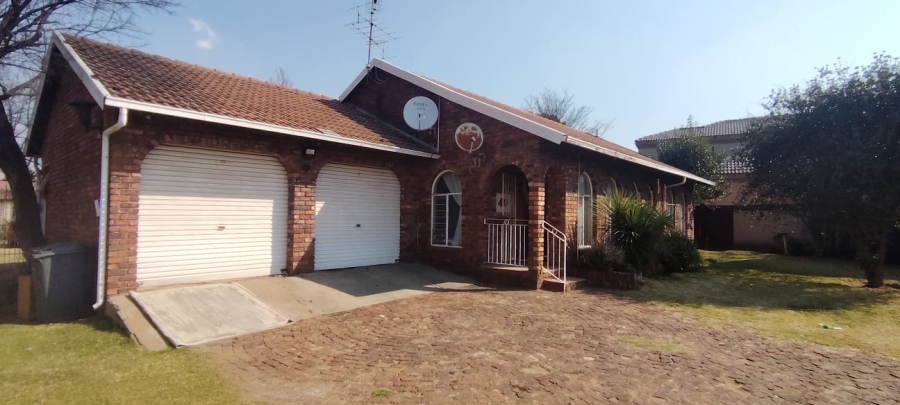 3 Bedroom Property for Sale in Dalpark Gauteng