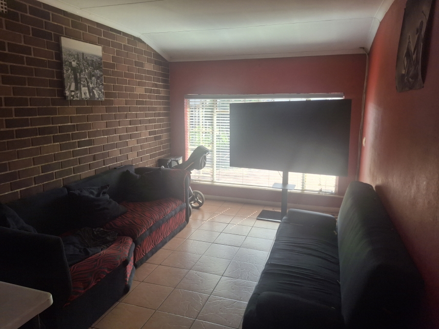 3 Bedroom Property for Sale in Klippoortje Gauteng