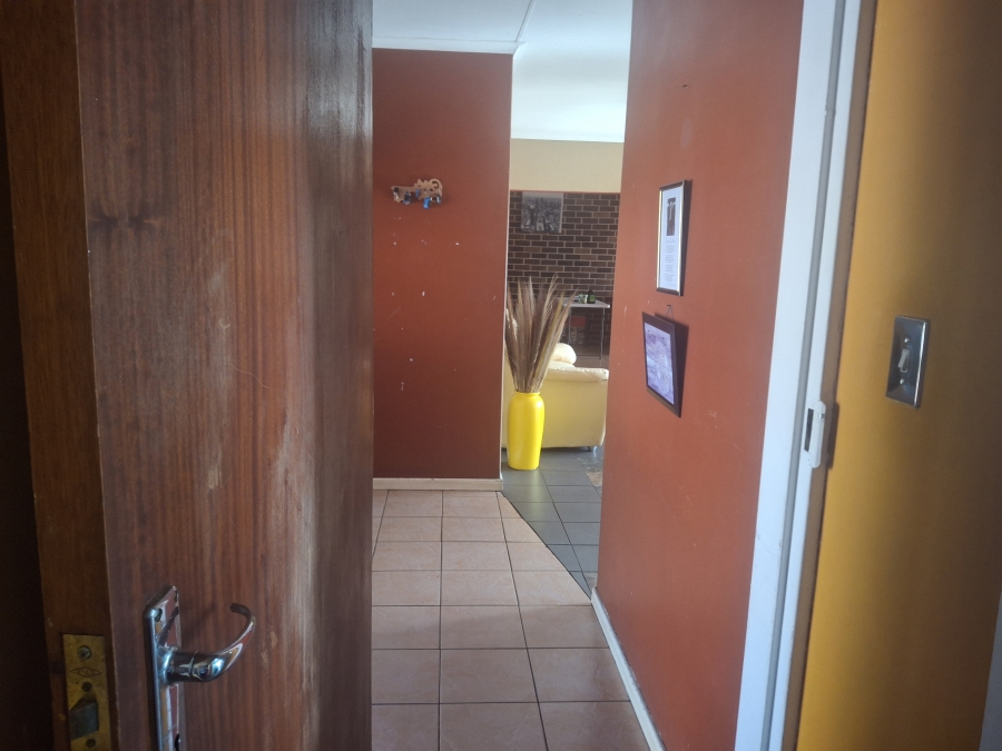 3 Bedroom Property for Sale in Klippoortje Gauteng