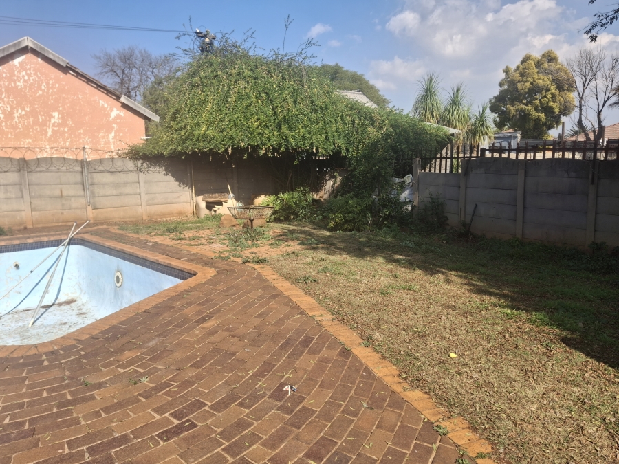 3 Bedroom Property for Sale in Klippoortje Gauteng