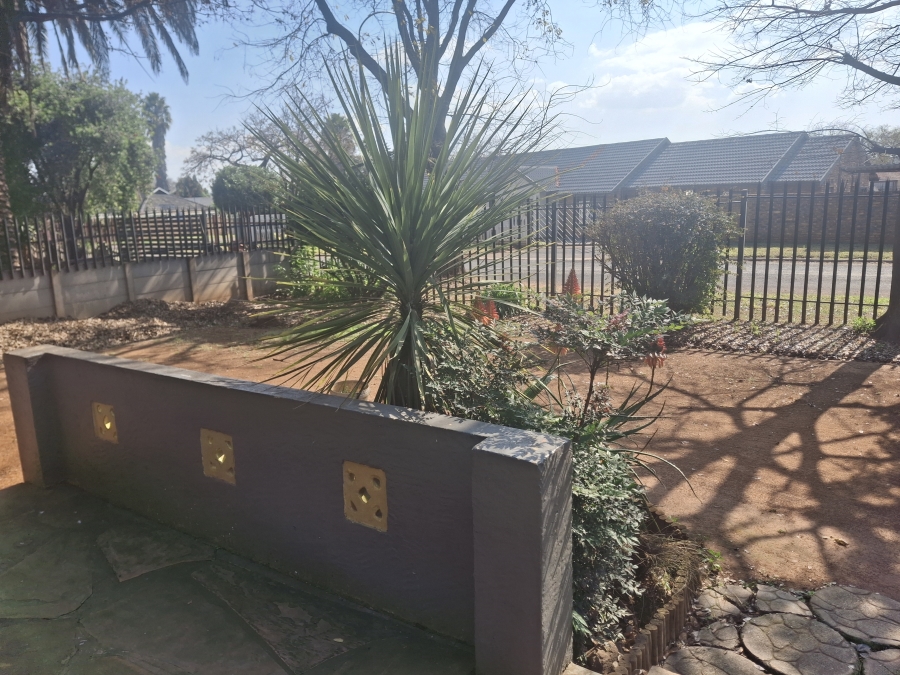 3 Bedroom Property for Sale in Klippoortje Gauteng