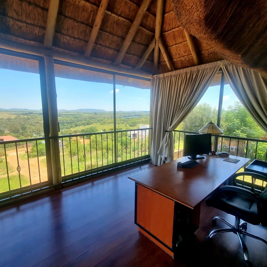 4 Bedroom Property for Sale in Vaaloewer Gauteng