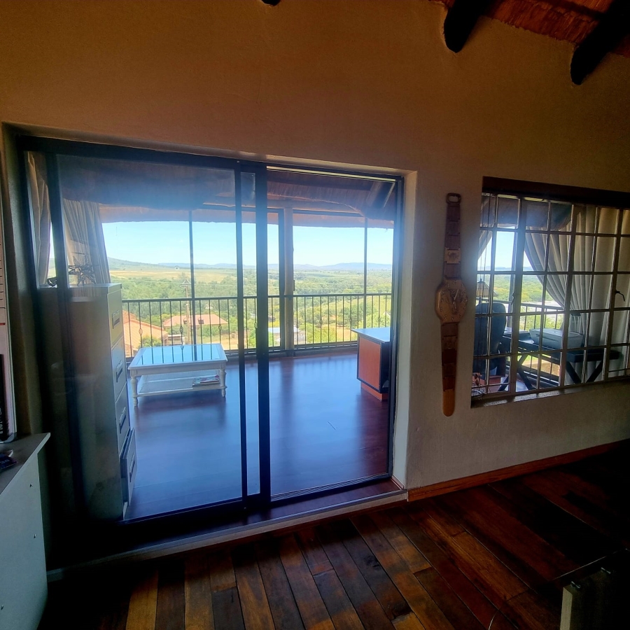 4 Bedroom Property for Sale in Vaaloewer Gauteng