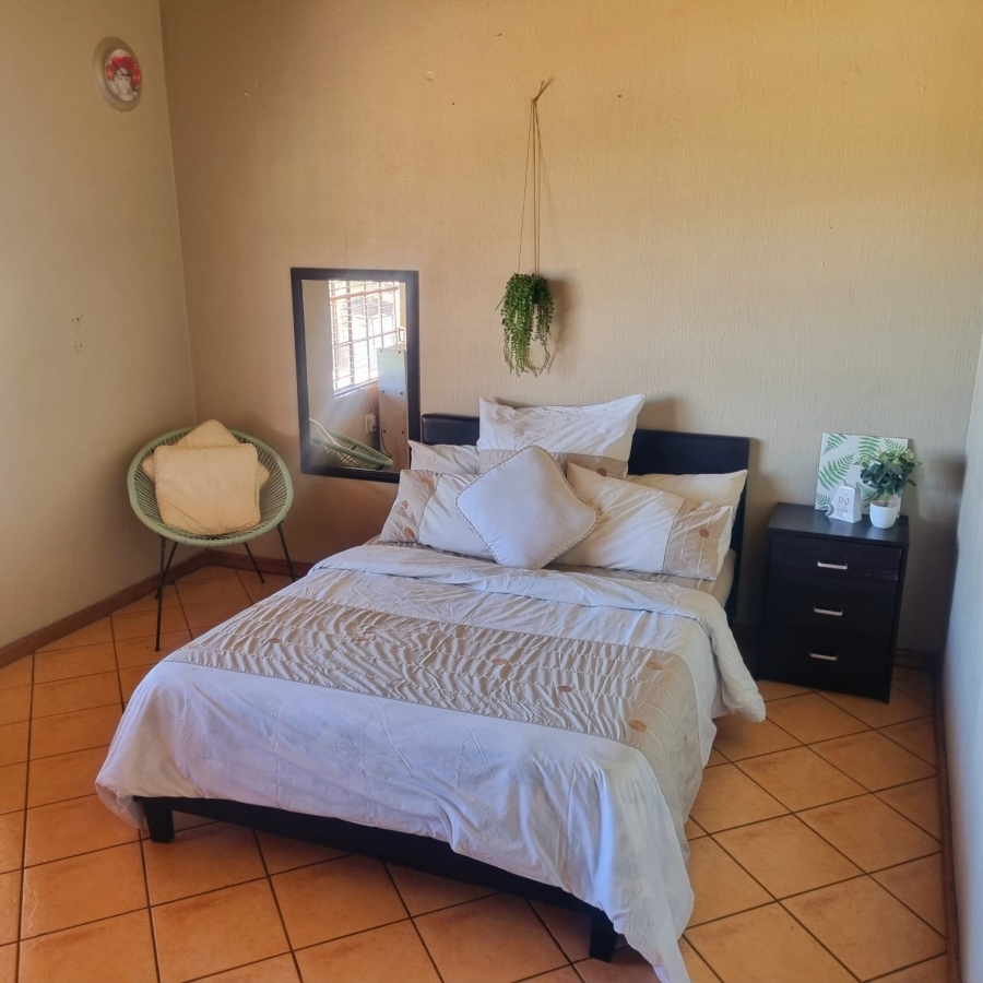 4 Bedroom Property for Sale in Vaaloewer Gauteng
