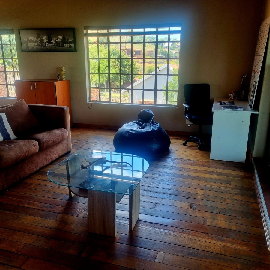 4 Bedroom Property for Sale in Vaaloewer Gauteng