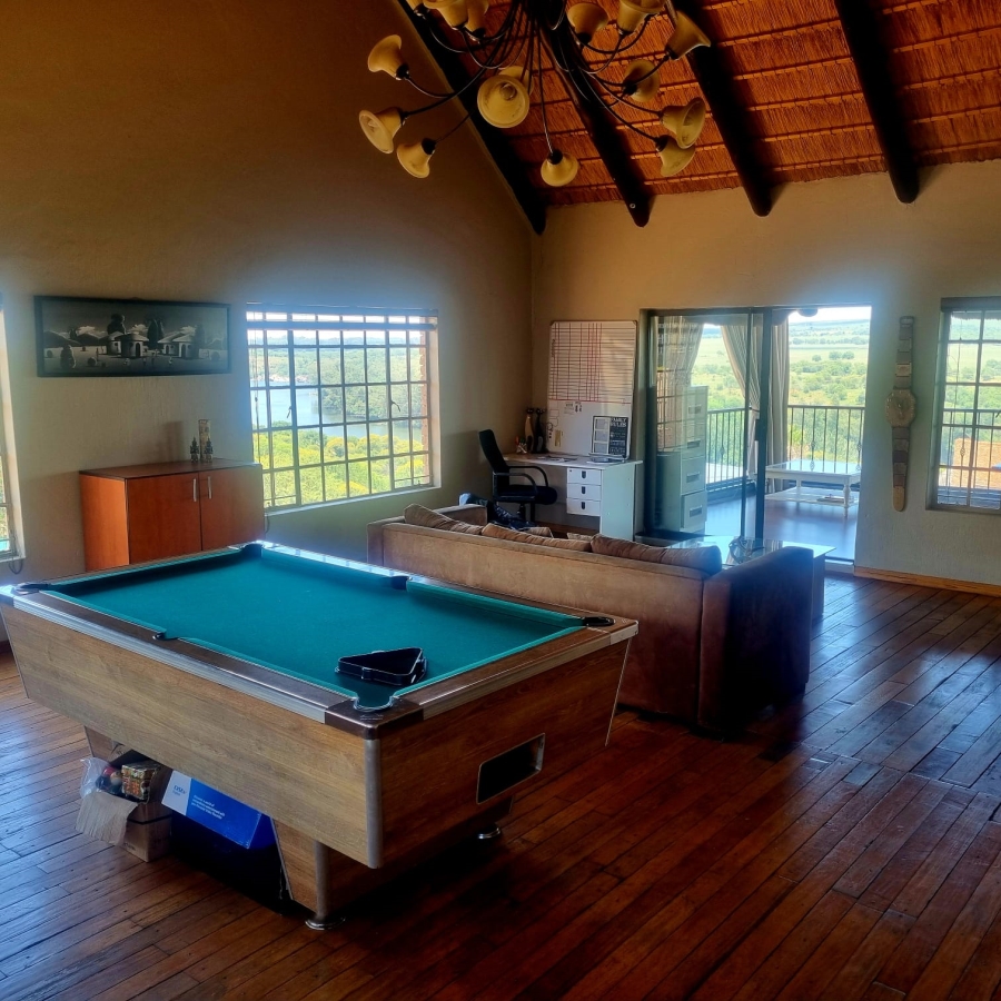 4 Bedroom Property for Sale in Vaaloewer Gauteng