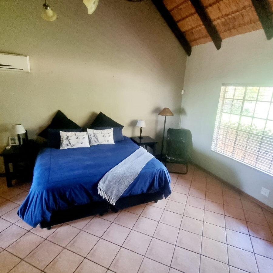 4 Bedroom Property for Sale in Vaaloewer Gauteng