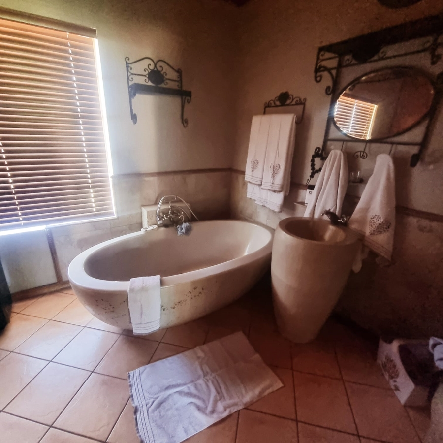 4 Bedroom Property for Sale in Vaaloewer Gauteng