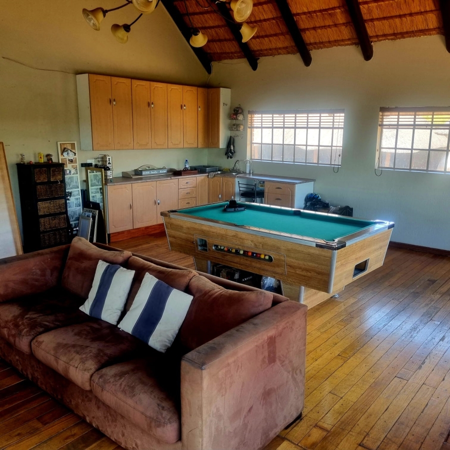 4 Bedroom Property for Sale in Vaaloewer Gauteng