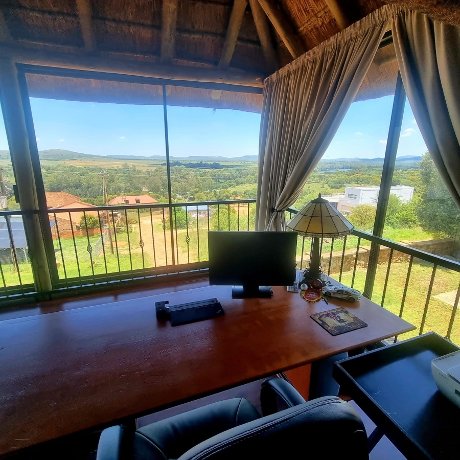 4 Bedroom Property for Sale in Vaaloewer Gauteng