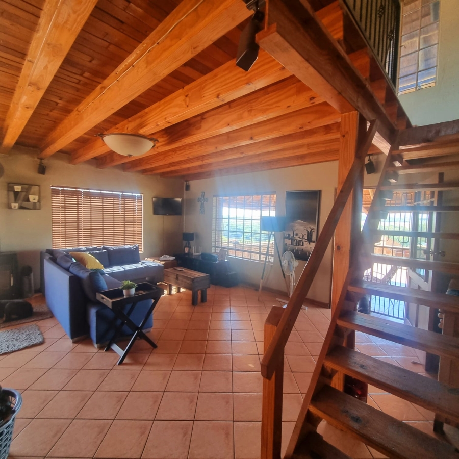 4 Bedroom Property for Sale in Vaaloewer Gauteng