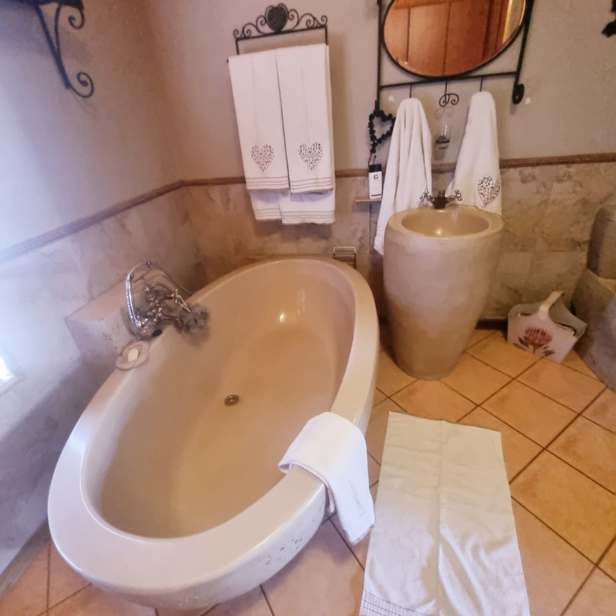 4 Bedroom Property for Sale in Vaaloewer Gauteng