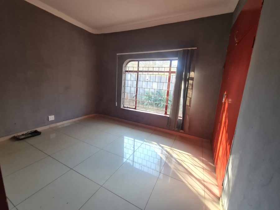3 Bedroom Property for Sale in Vaaloewer Gauteng