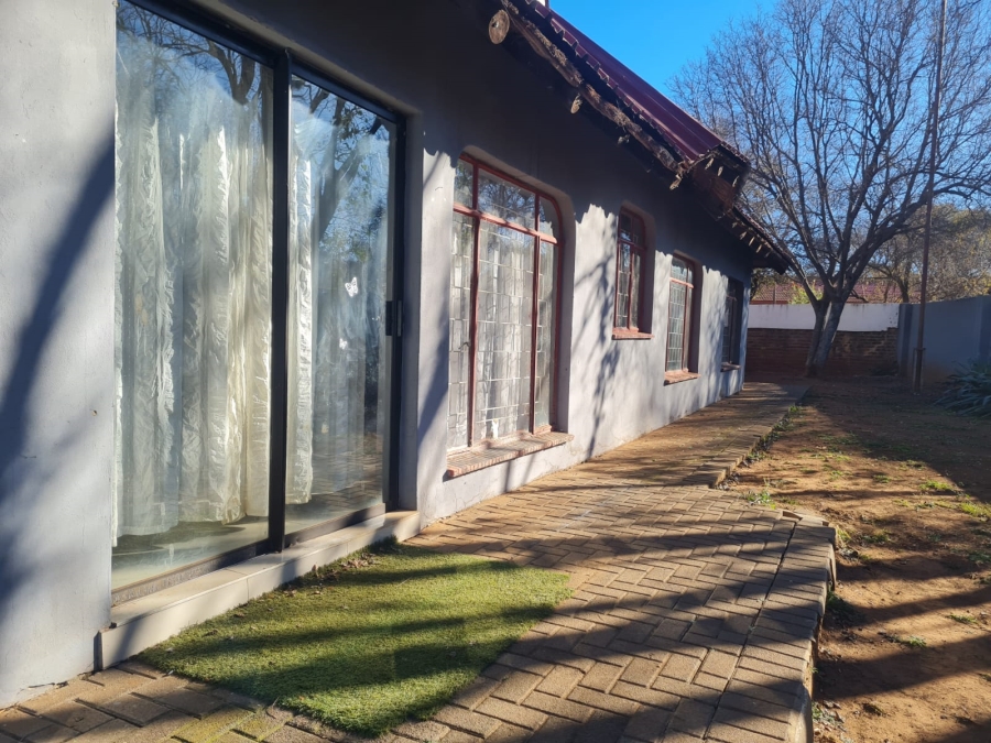 3 Bedroom Property for Sale in Vaaloewer Gauteng
