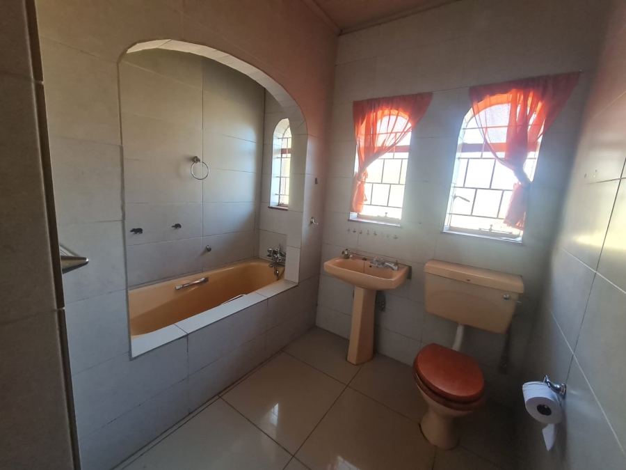 3 Bedroom Property for Sale in Vaaloewer Gauteng