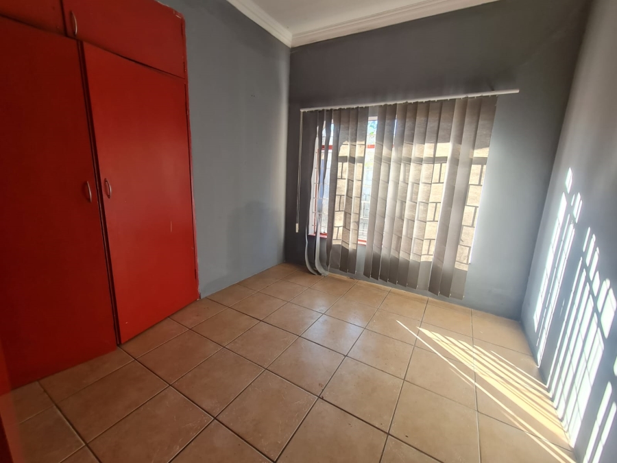 3 Bedroom Property for Sale in Vaaloewer Gauteng