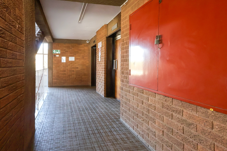 2 Bedroom Property for Sale in Weavind Park Gauteng