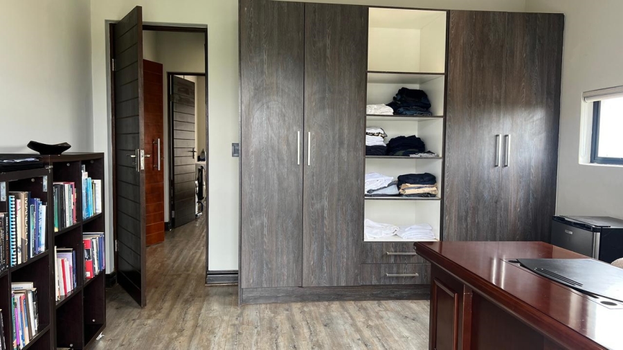 5 Bedroom Property for Sale in The Hills Game Reserve Estate Gauteng