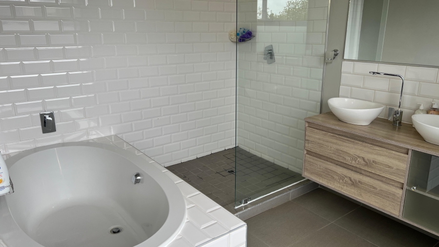 5 Bedroom Property for Sale in The Hills Game Reserve Estate Gauteng
