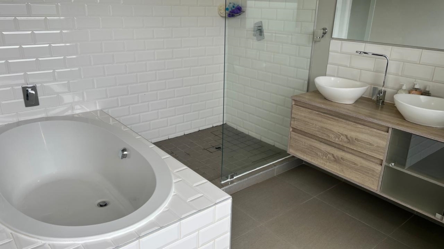 5 Bedroom Property for Sale in The Hills Game Reserve Estate Gauteng