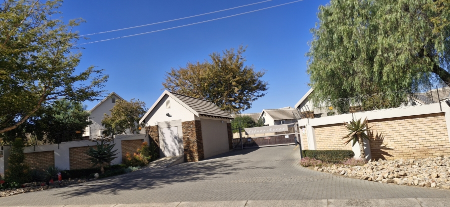 3 Bedroom Property for Sale in Willow Park Manor Gauteng