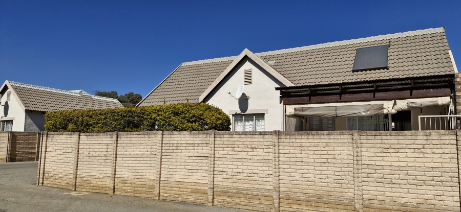 3 Bedroom Property for Sale in Willow Park Manor Gauteng