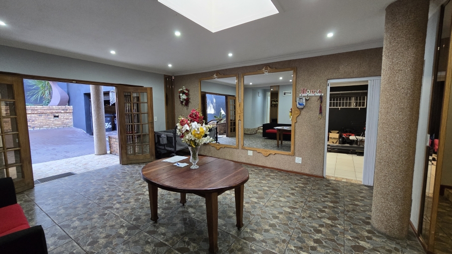 8 Bedroom Property for Sale in Bassonia Gauteng