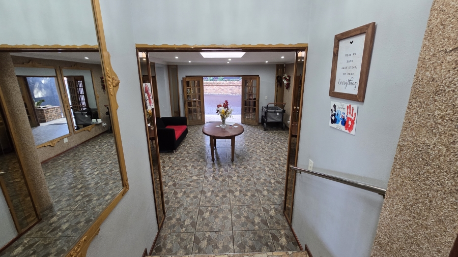 8 Bedroom Property for Sale in Bassonia Gauteng