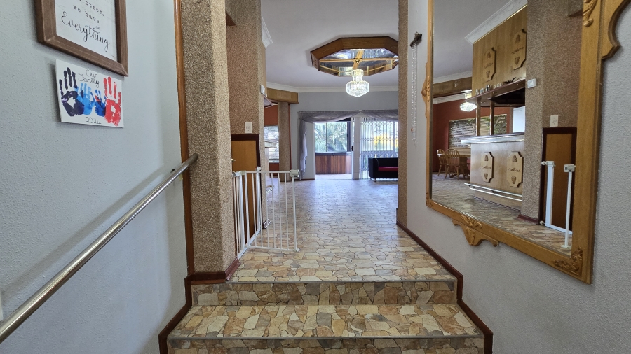 8 Bedroom Property for Sale in Bassonia Gauteng