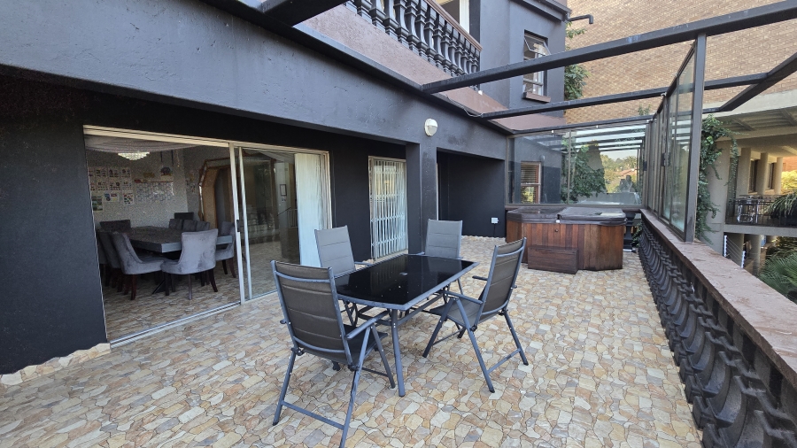8 Bedroom Property for Sale in Bassonia Gauteng