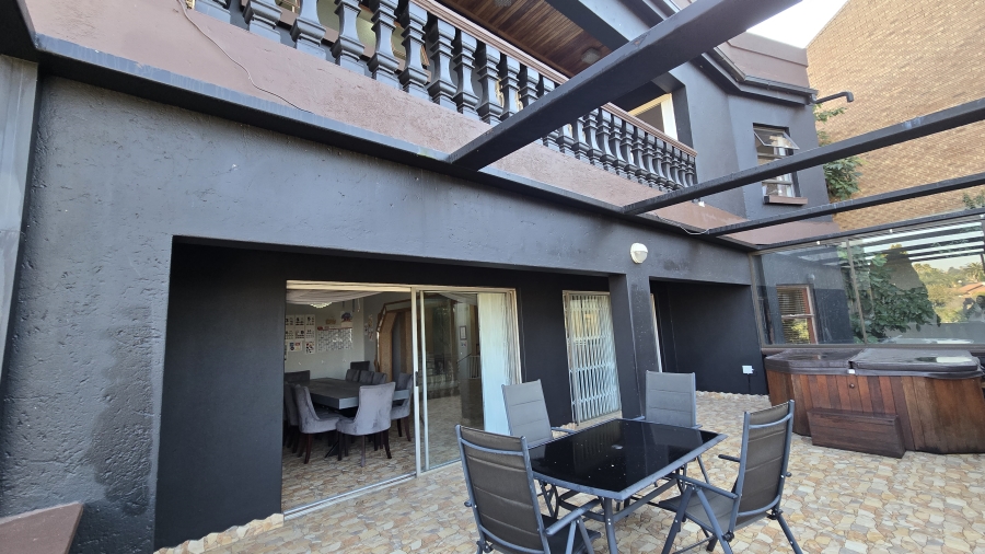 8 Bedroom Property for Sale in Bassonia Gauteng