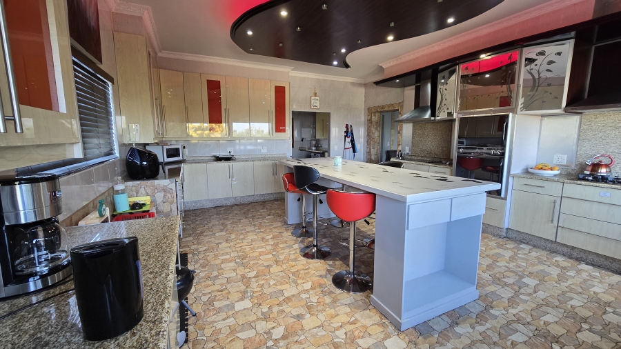 8 Bedroom Property for Sale in Bassonia Gauteng