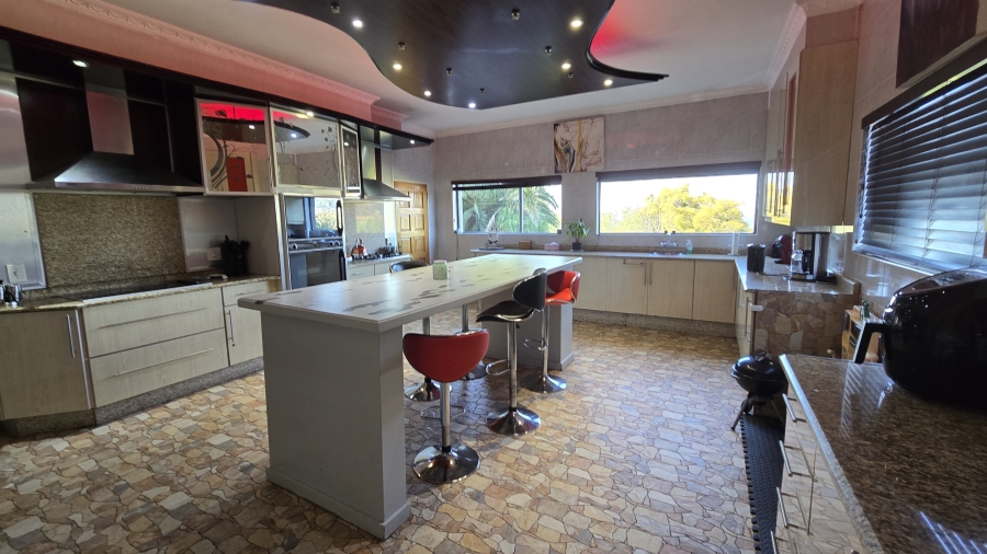 8 Bedroom Property for Sale in Bassonia Gauteng