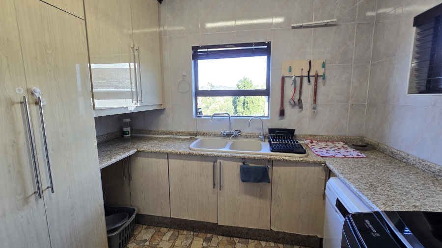 8 Bedroom Property for Sale in Bassonia Gauteng