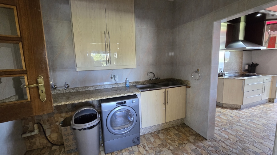 8 Bedroom Property for Sale in Bassonia Gauteng