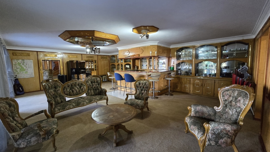 8 Bedroom Property for Sale in Bassonia Gauteng