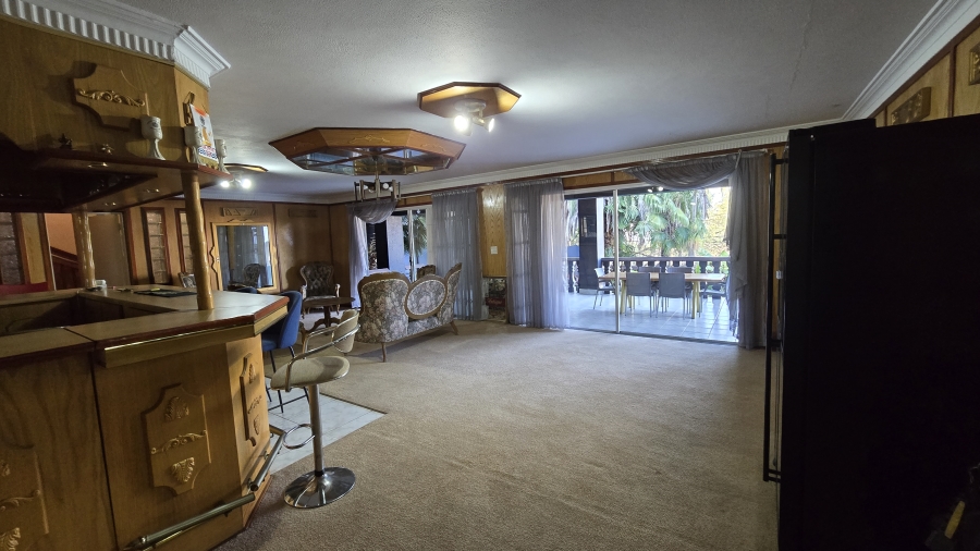 8 Bedroom Property for Sale in Bassonia Gauteng
