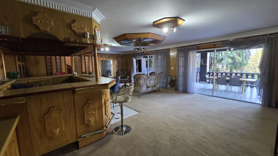 8 Bedroom Property for Sale in Bassonia Gauteng