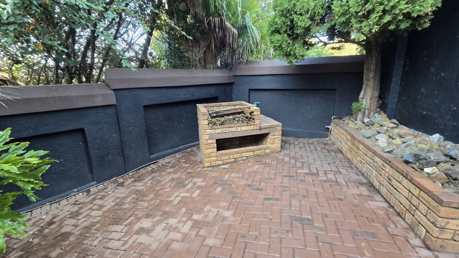 8 Bedroom Property for Sale in Bassonia Gauteng