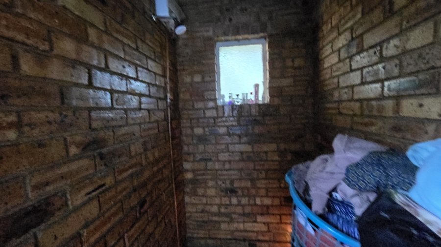 8 Bedroom Property for Sale in Bassonia Gauteng