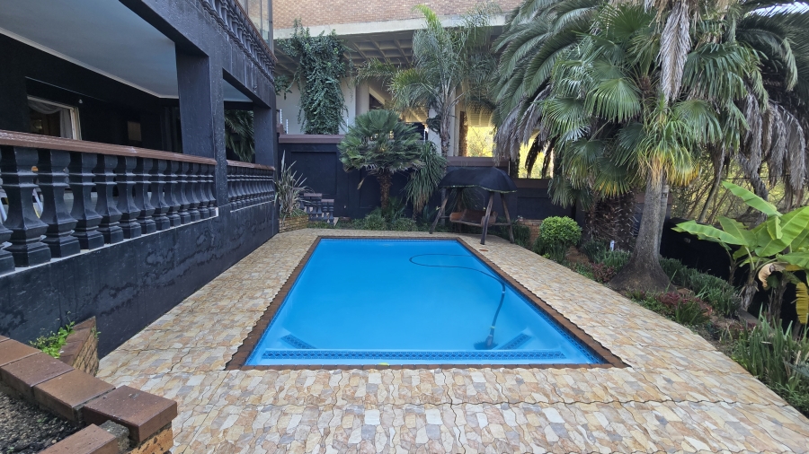 8 Bedroom Property for Sale in Bassonia Gauteng