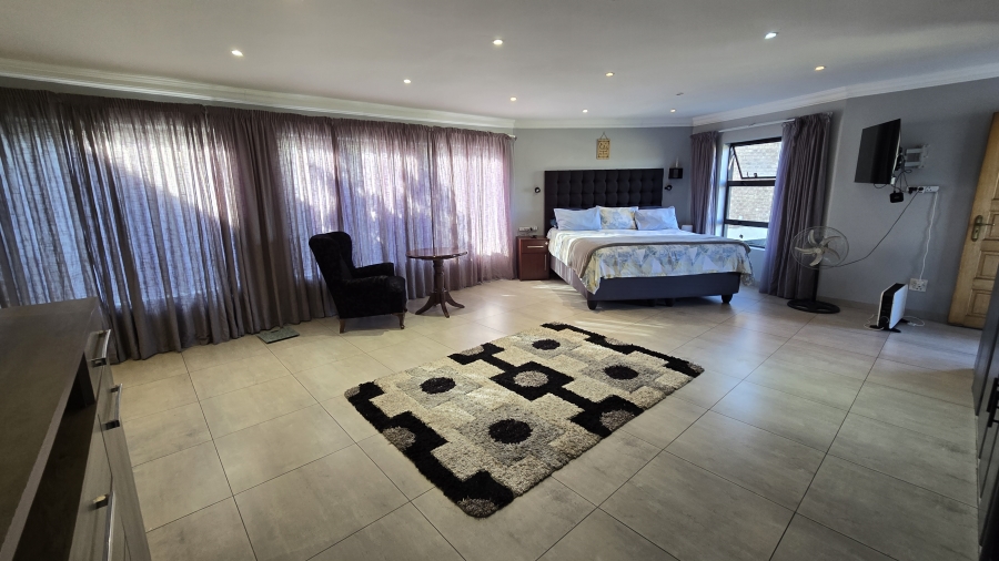 8 Bedroom Property for Sale in Bassonia Gauteng