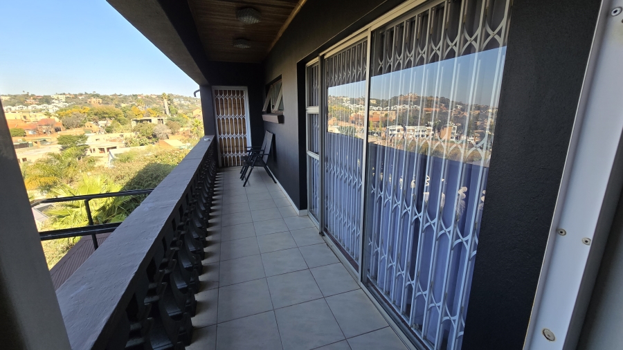 8 Bedroom Property for Sale in Bassonia Gauteng