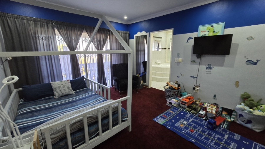 8 Bedroom Property for Sale in Bassonia Gauteng