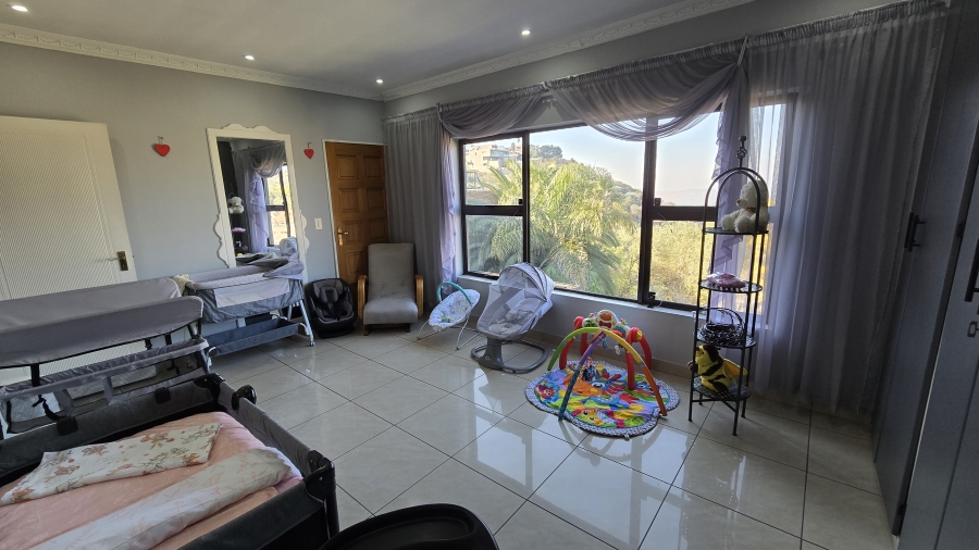 8 Bedroom Property for Sale in Bassonia Gauteng