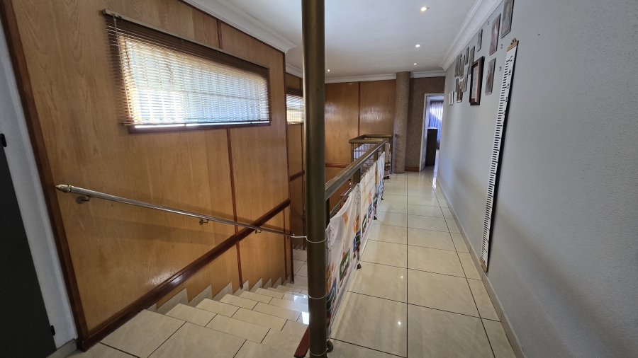8 Bedroom Property for Sale in Bassonia Gauteng