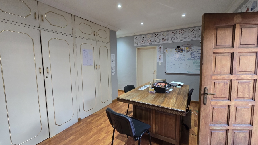 8 Bedroom Property for Sale in Bassonia Gauteng