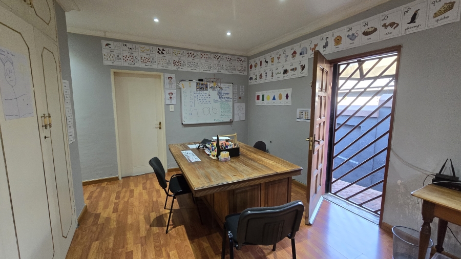 8 Bedroom Property for Sale in Bassonia Gauteng