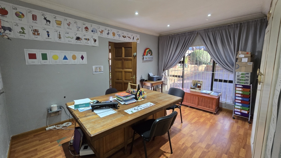 8 Bedroom Property for Sale in Bassonia Gauteng