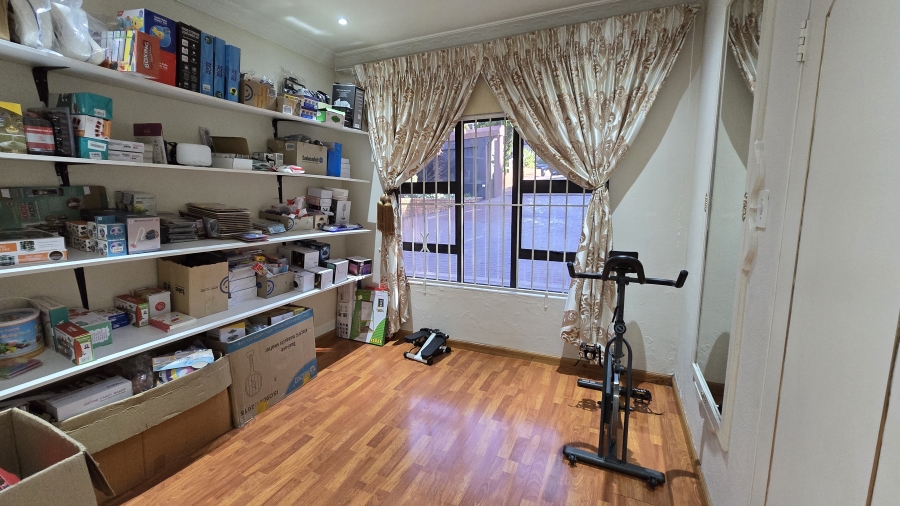 8 Bedroom Property for Sale in Bassonia Gauteng